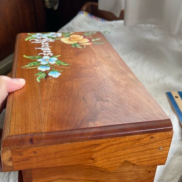 Vintage handmade pine double recipe box Arvella’s Summer Shop & Art Gallery - Picture 4 of 9